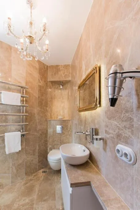 Architect Jonas Generous 85 Sqm Apartment Full Of Art Стамбул
