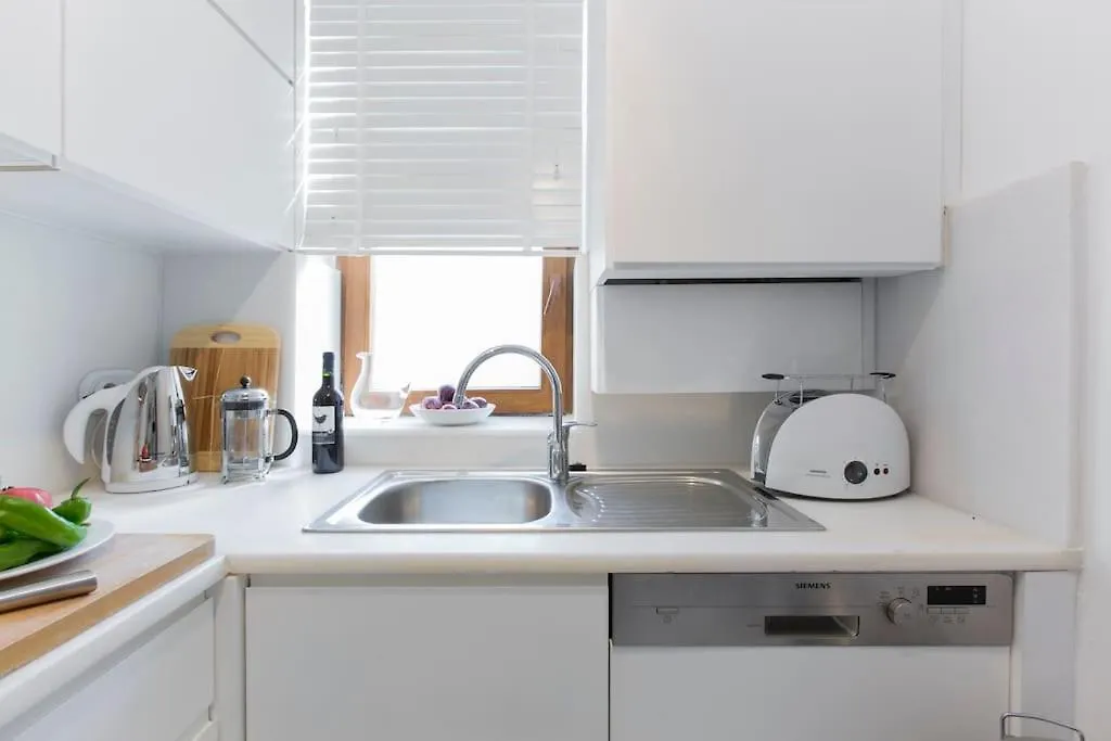 Architect Jonas Generous 85 Sqm Apartment Full Of Art Istanbul