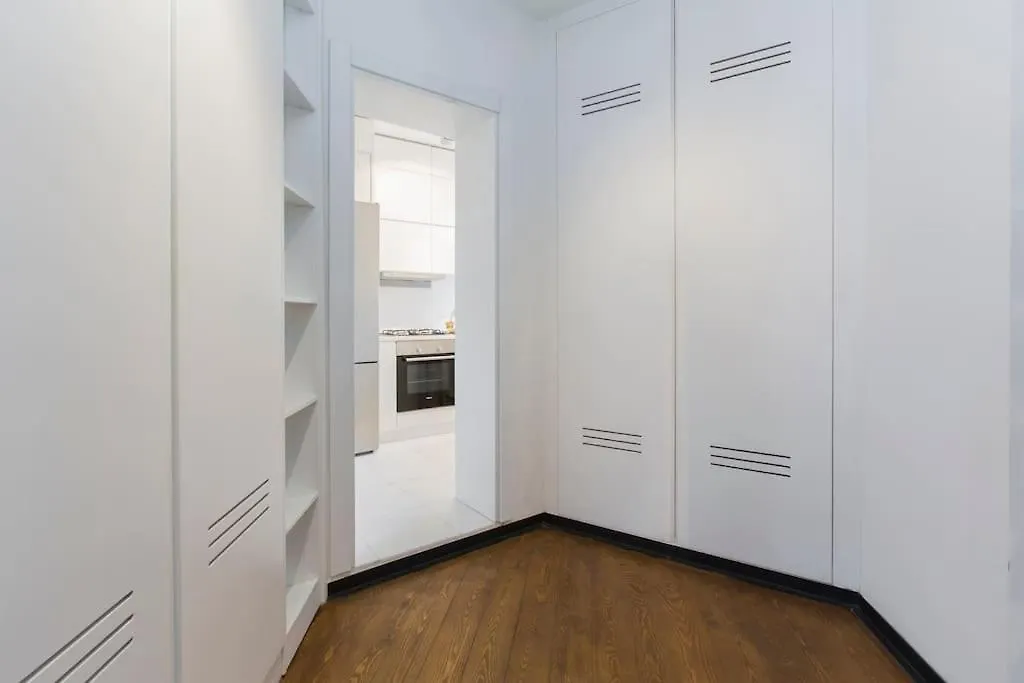 Architect Jonas Generous 85 Sqm Apartment Full Of Art Istanbul